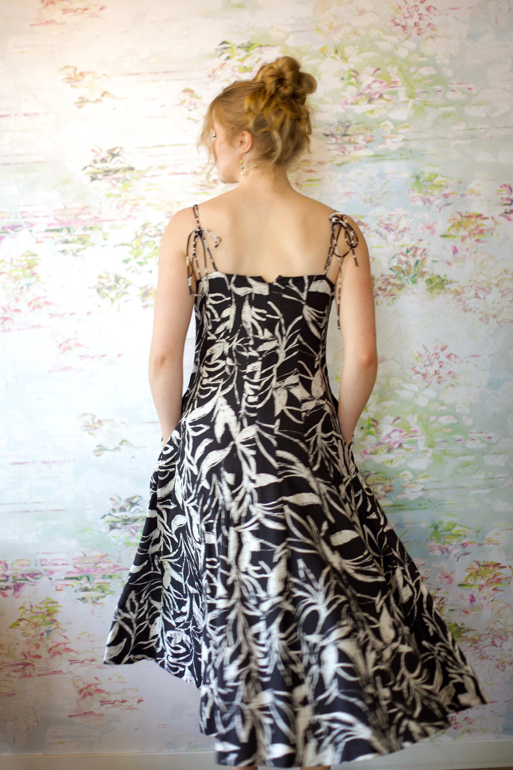 astr black floral dress Trisha | Cocktail dress