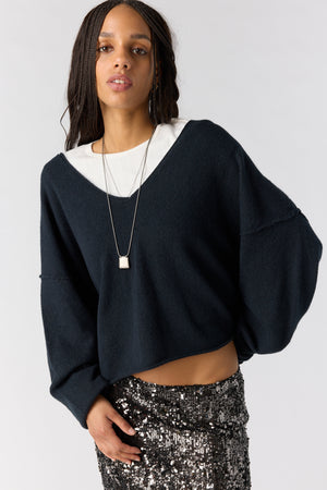 See Me V-Neck Pullover | Black
