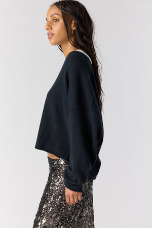 See Me V-Neck Pullover | Black