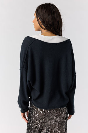 See Me V-Neck Pullover | Black
