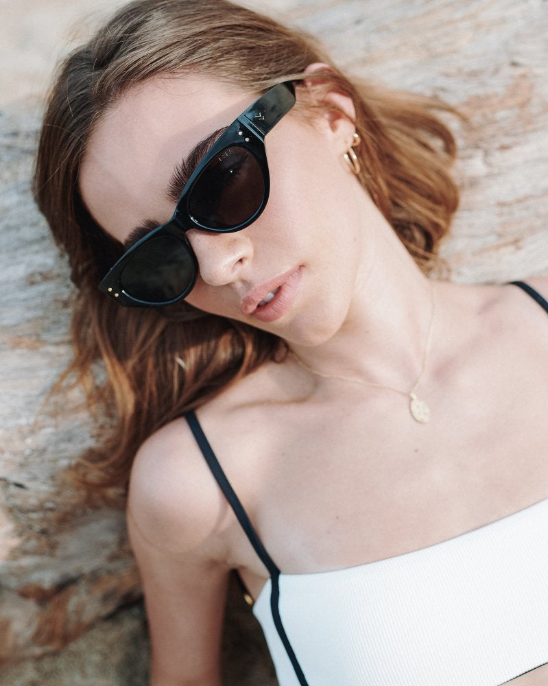 Carly | Black | Smoke Polarized Lens