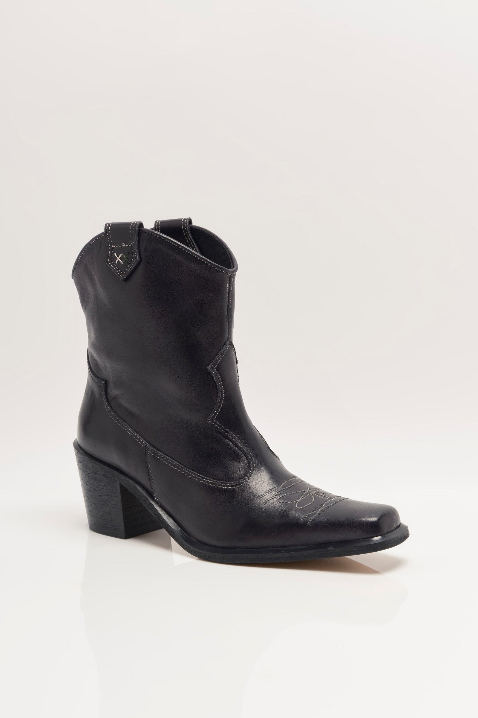 Wandering Western Boot | Black Leather