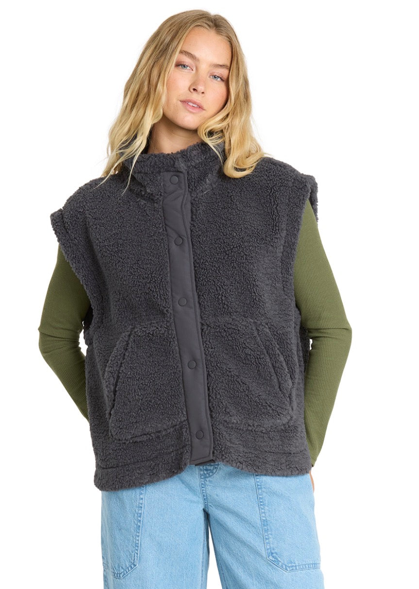 Waver Sherpa Vest | Black Sands