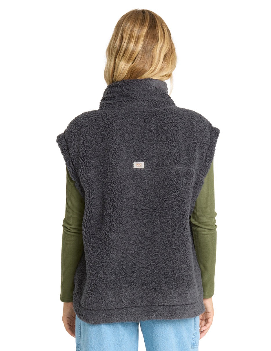 Waver Sherpa Vest | Black Sands